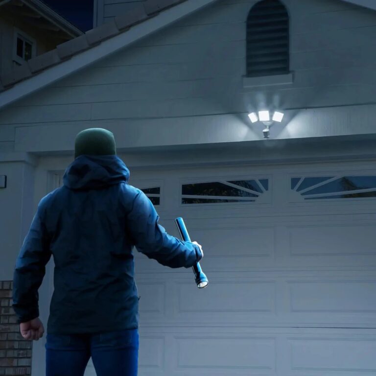 Blink motion flood light